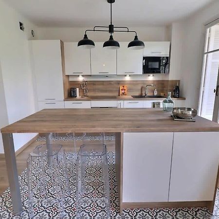 Charmant T2 Avec Balcon - Parking, Ac, Wifi Аячо Екстериор снимка